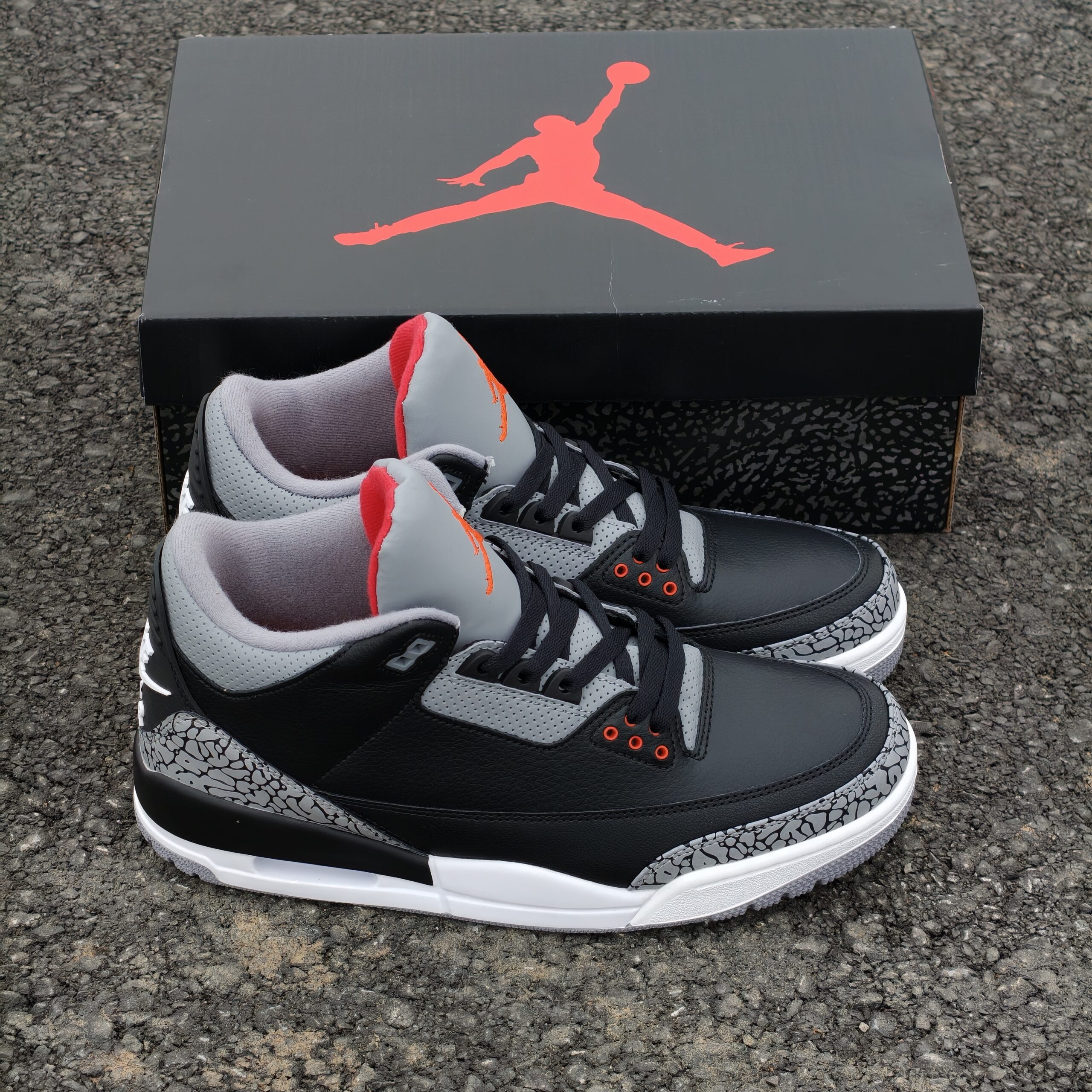 Giày Nike Air Jordan 3 Retro OG ‘Black Cement’ 2018 - Koisneaker