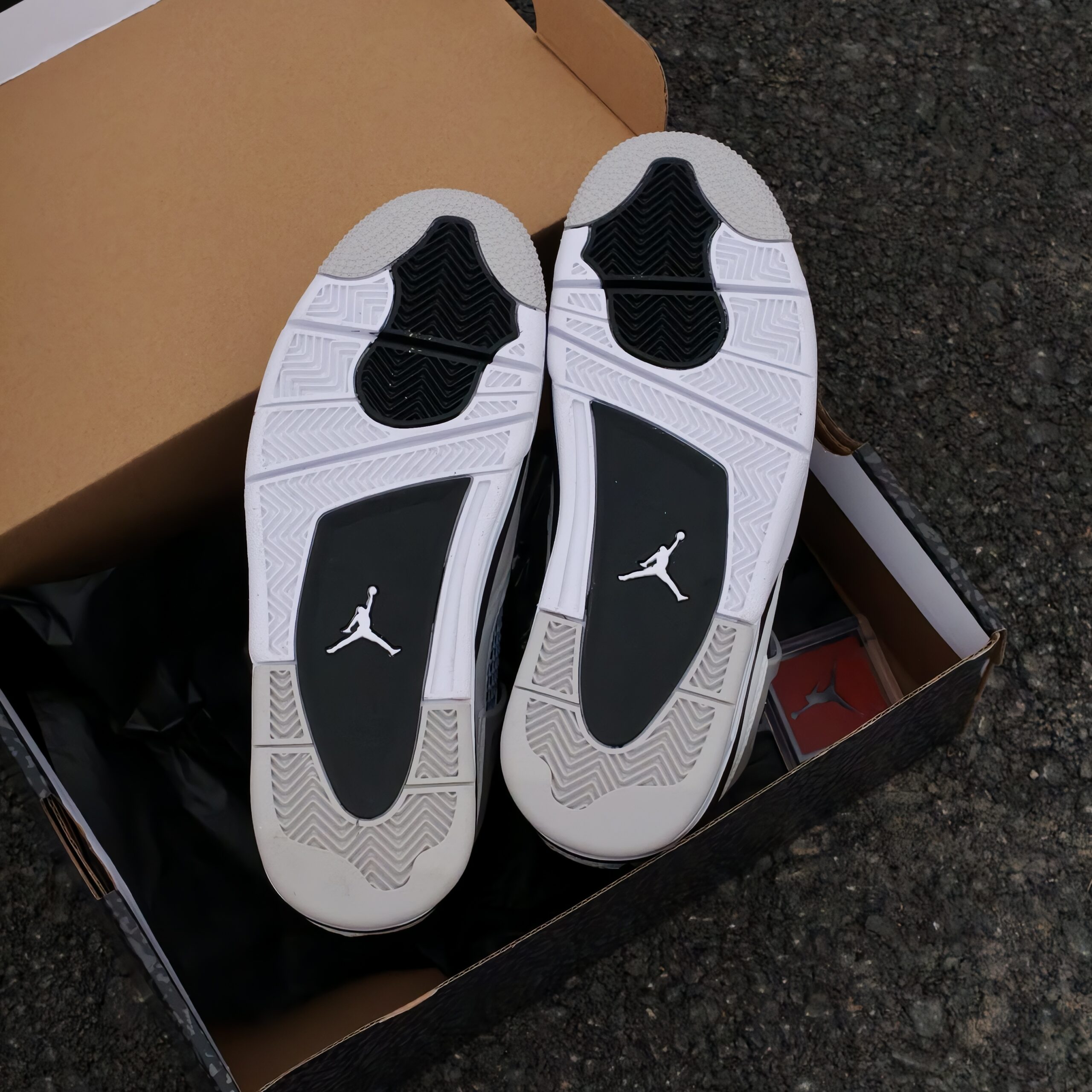 Giày Nike Air Jordan 4 Retro ‘Military Black’ - Koisneaker - Ảnh 2