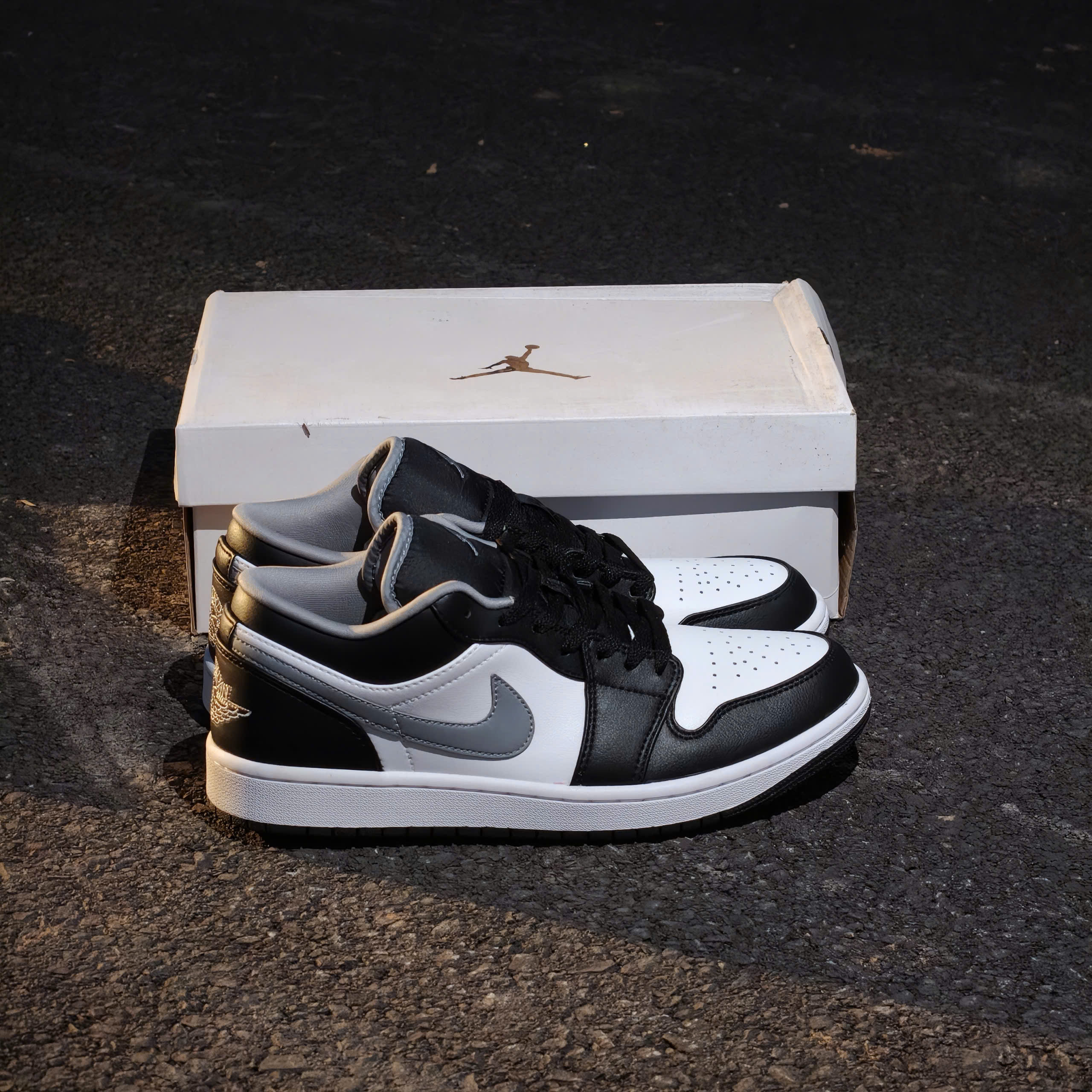 Giày Nike Air Jordan 1 Low Smoke Grey V3 - Koisneaker