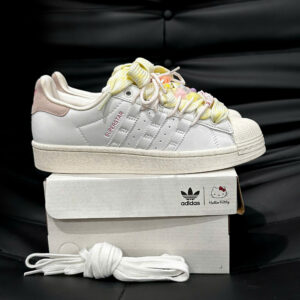 Giày Adidas Sò Charm Helokitty Cho Nữ Xinh Cute - Koisneaker